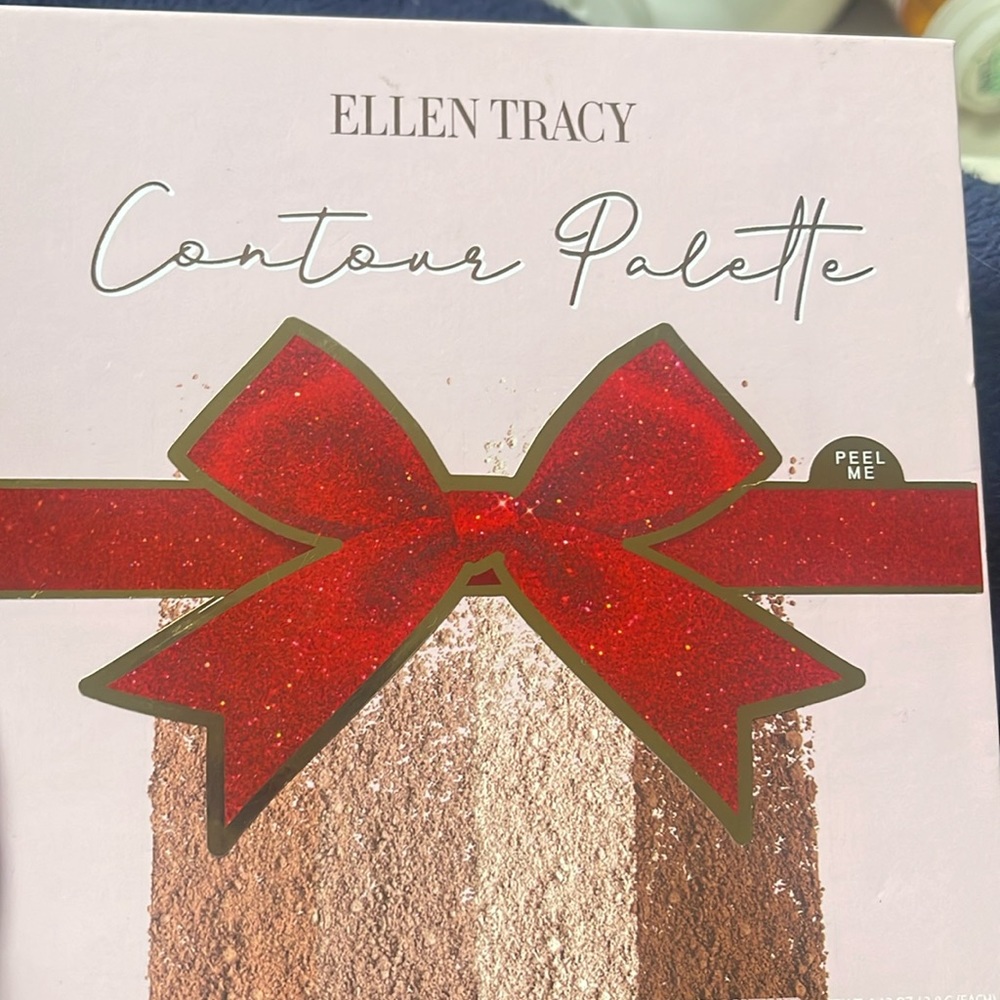 Ellen Tracy Contour Palette